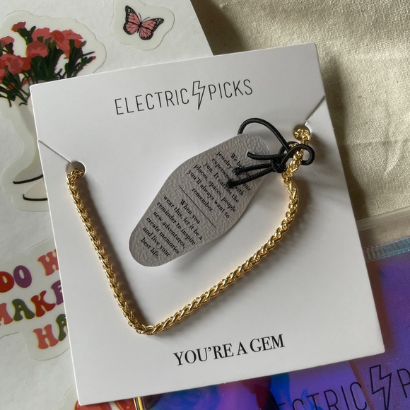 Gold, Electric Picks Mini Harlow necklace - Picture 2 of 5